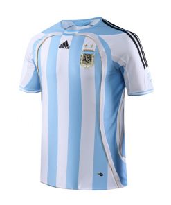 لباس کلاسیک اول آرژانتین 2006